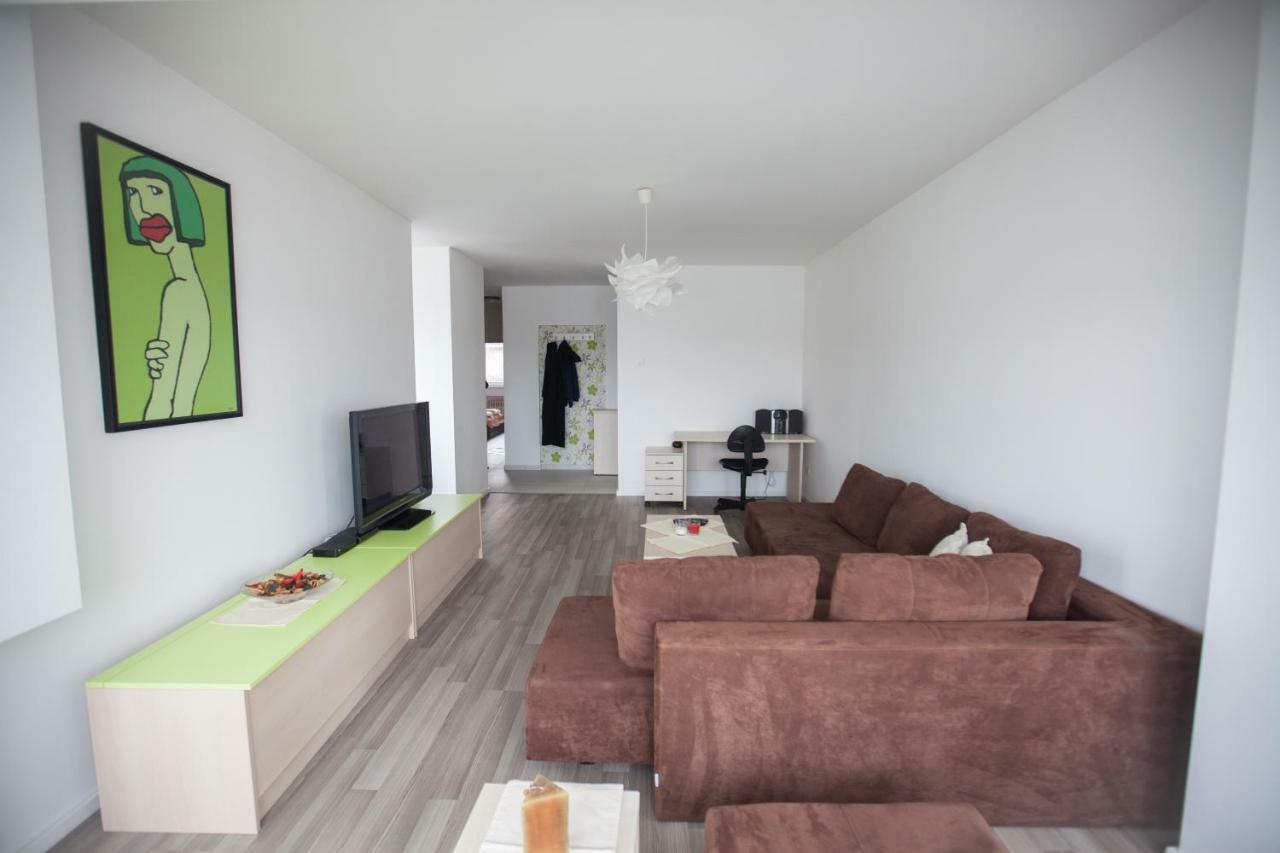 Riverview Apartment Osijek Buitenkant foto