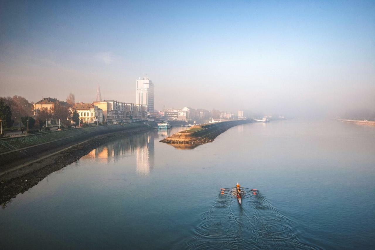 Riverview Apartment Osijek Buitenkant foto