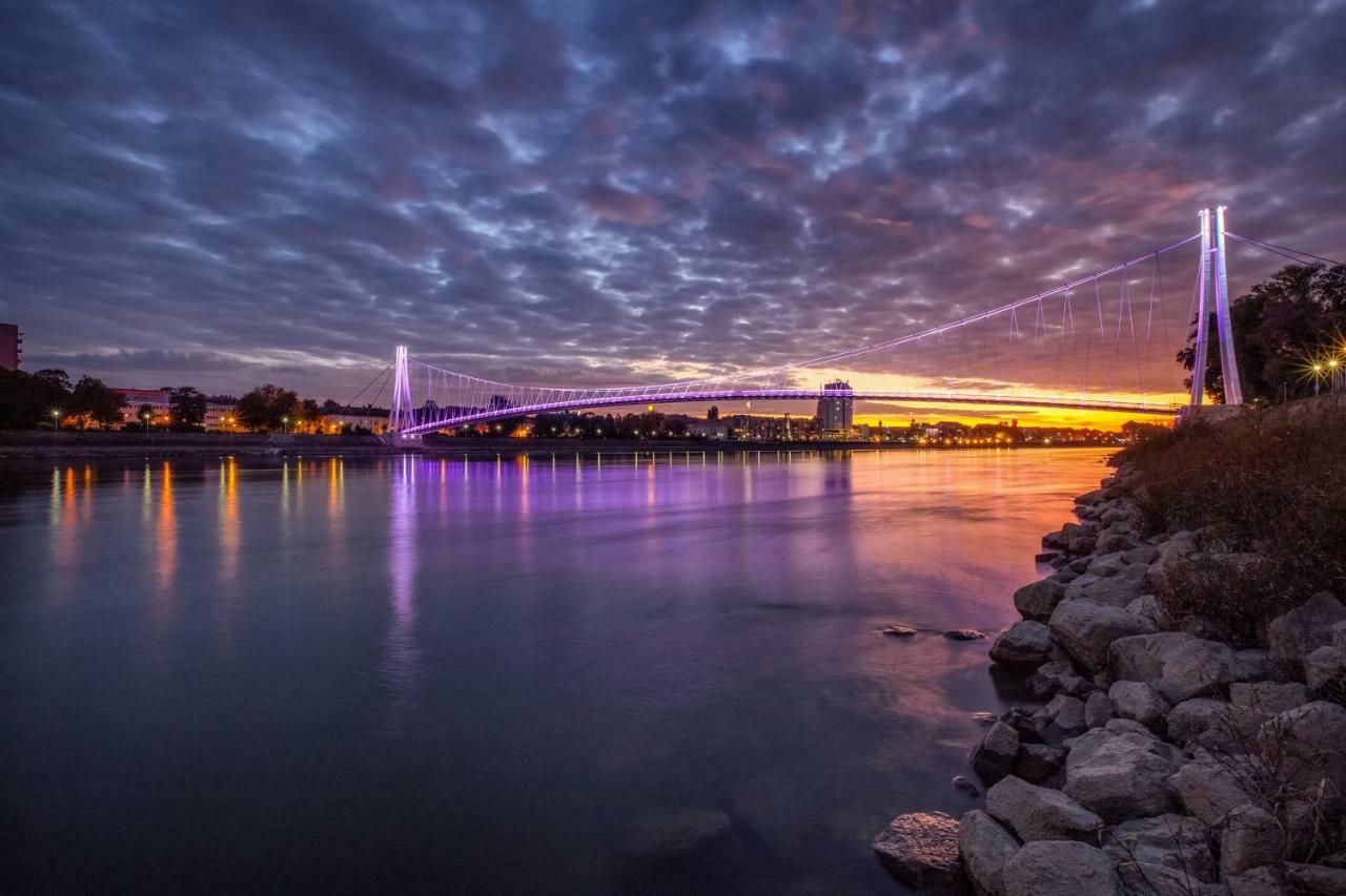 Riverview Apartment Osijek Buitenkant foto