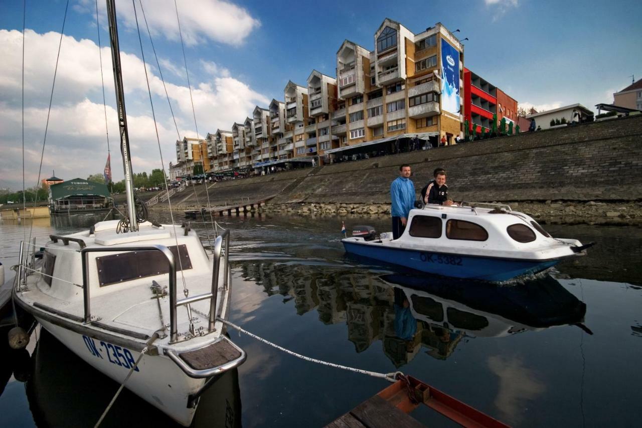 Riverview Apartment Osijek Buitenkant foto