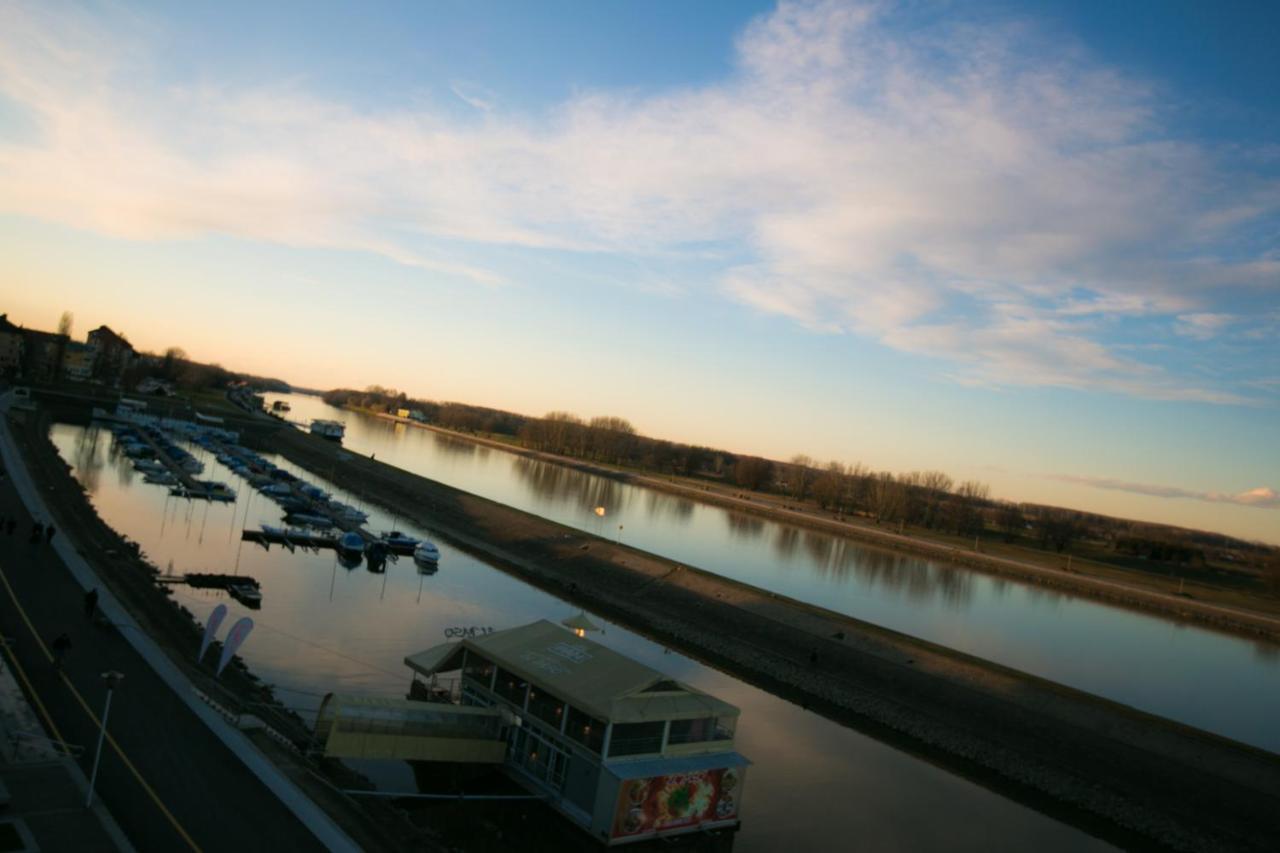 Riverview Apartment Osijek Kamer foto